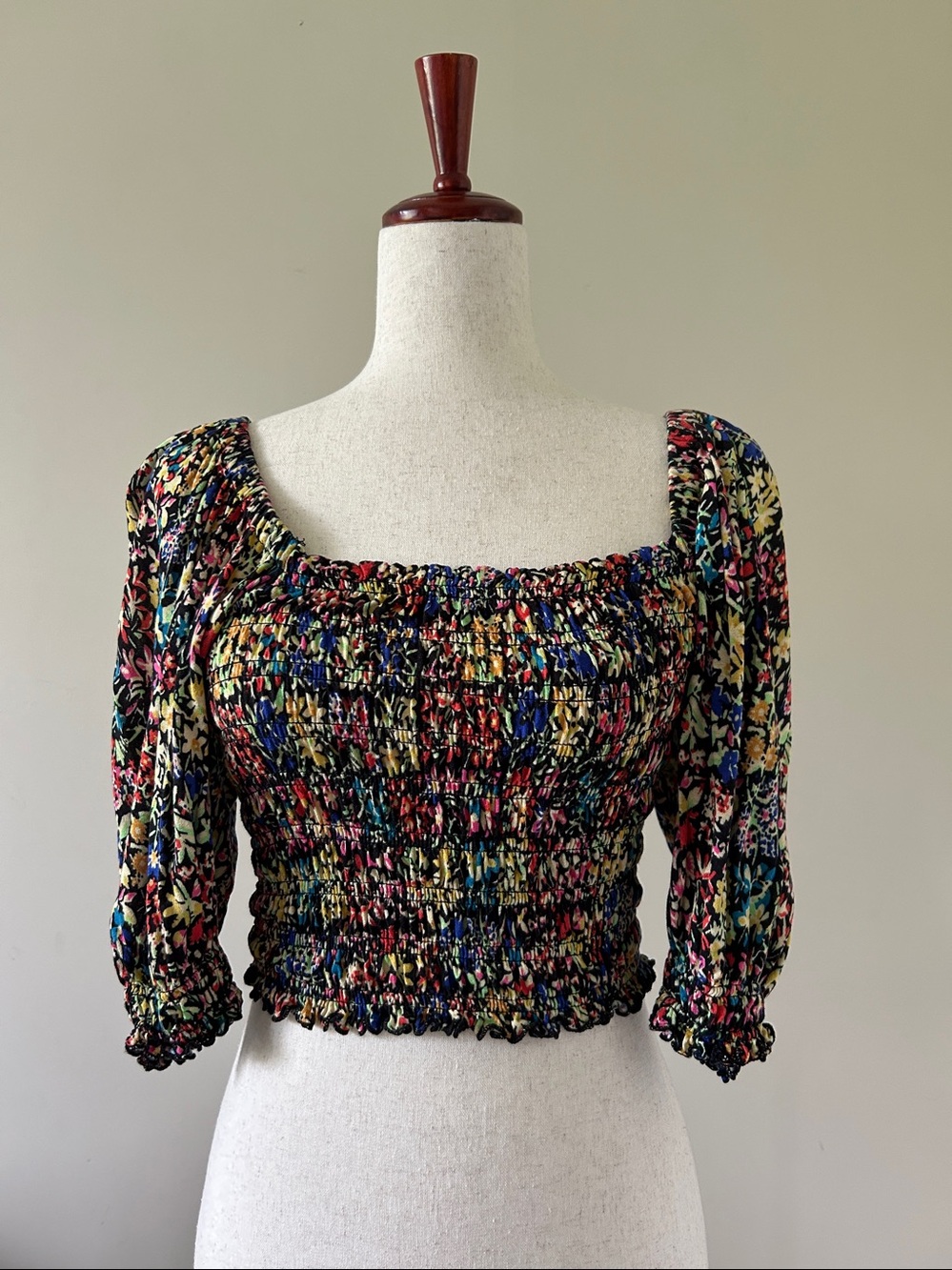 Urban Outfitters Floral Smocked Puff Sleeve Crop Size Medium